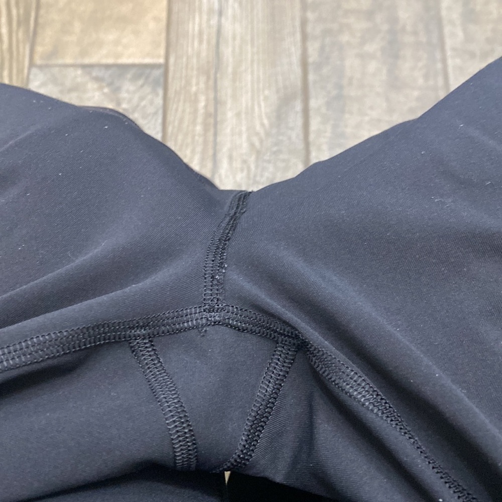 Lululemon black crop leggings size 4 - Picture 11 of 13
